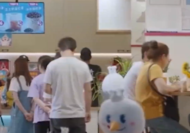 蜜雪冰城也要搞AI