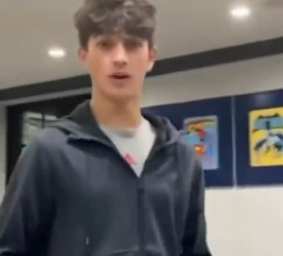 17岁少年依靠AI应用，半年财富自由